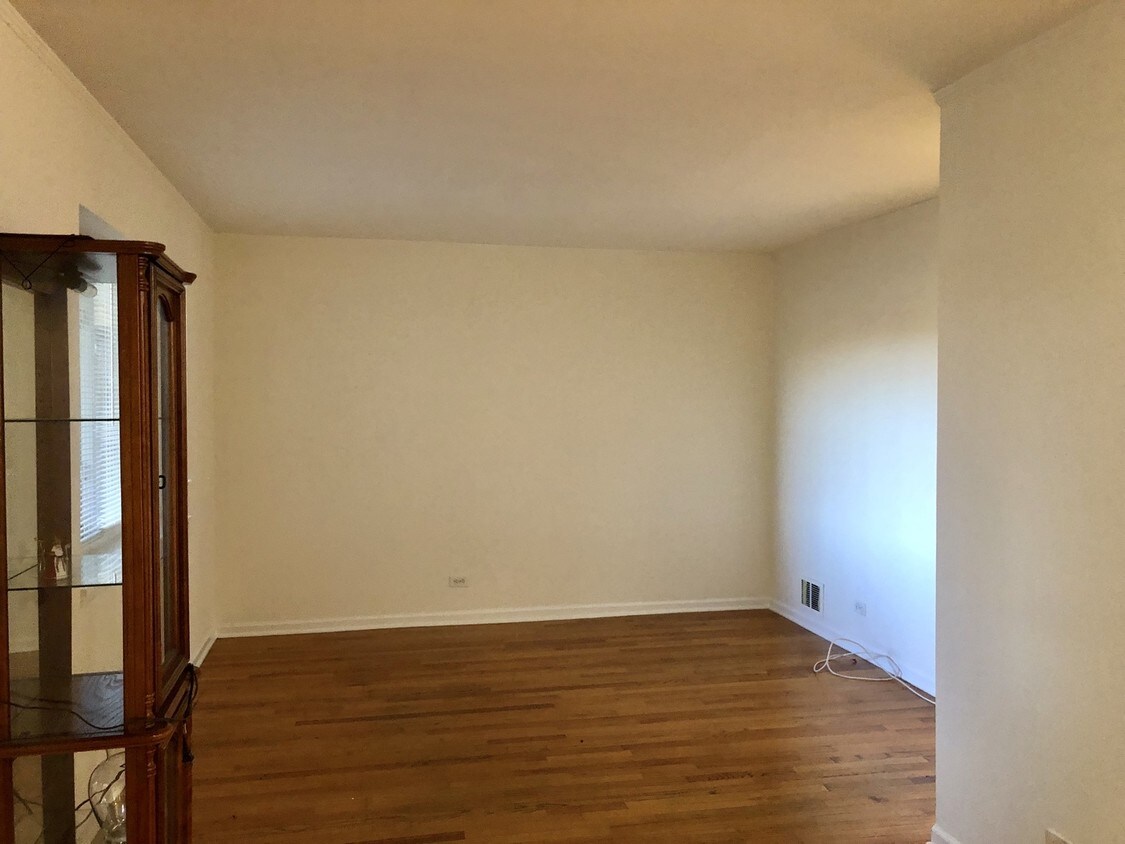 Foto principal - 4624 N River Rd
