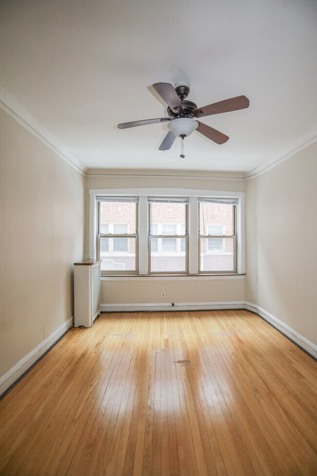 Foto del edificio - 7703 N Sheridan Rd