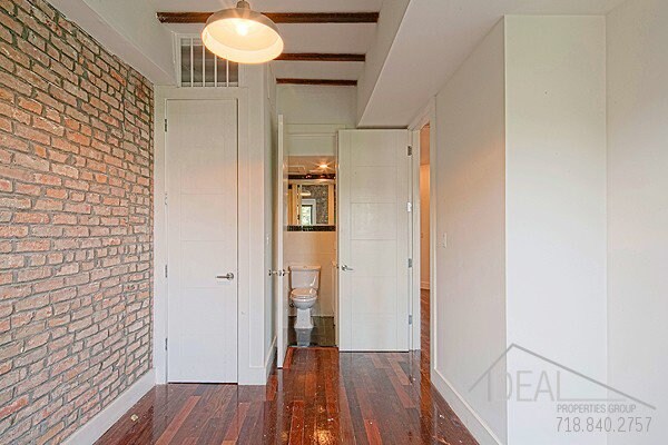Building Photo - 756 Greene Ave