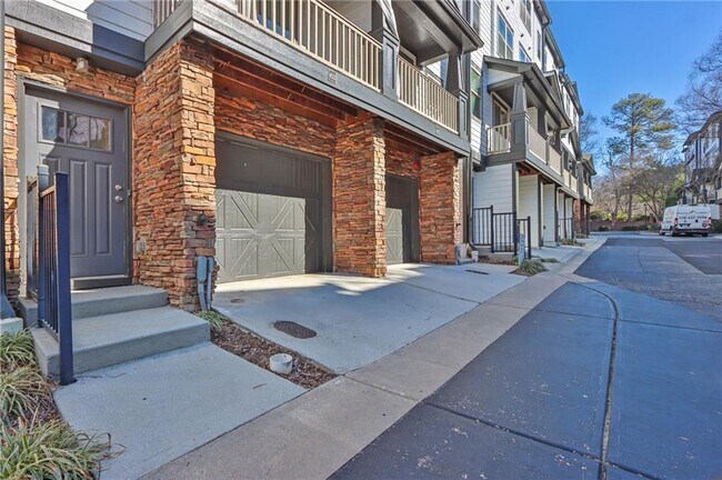 Foto del edificio - 215 Semel Dr