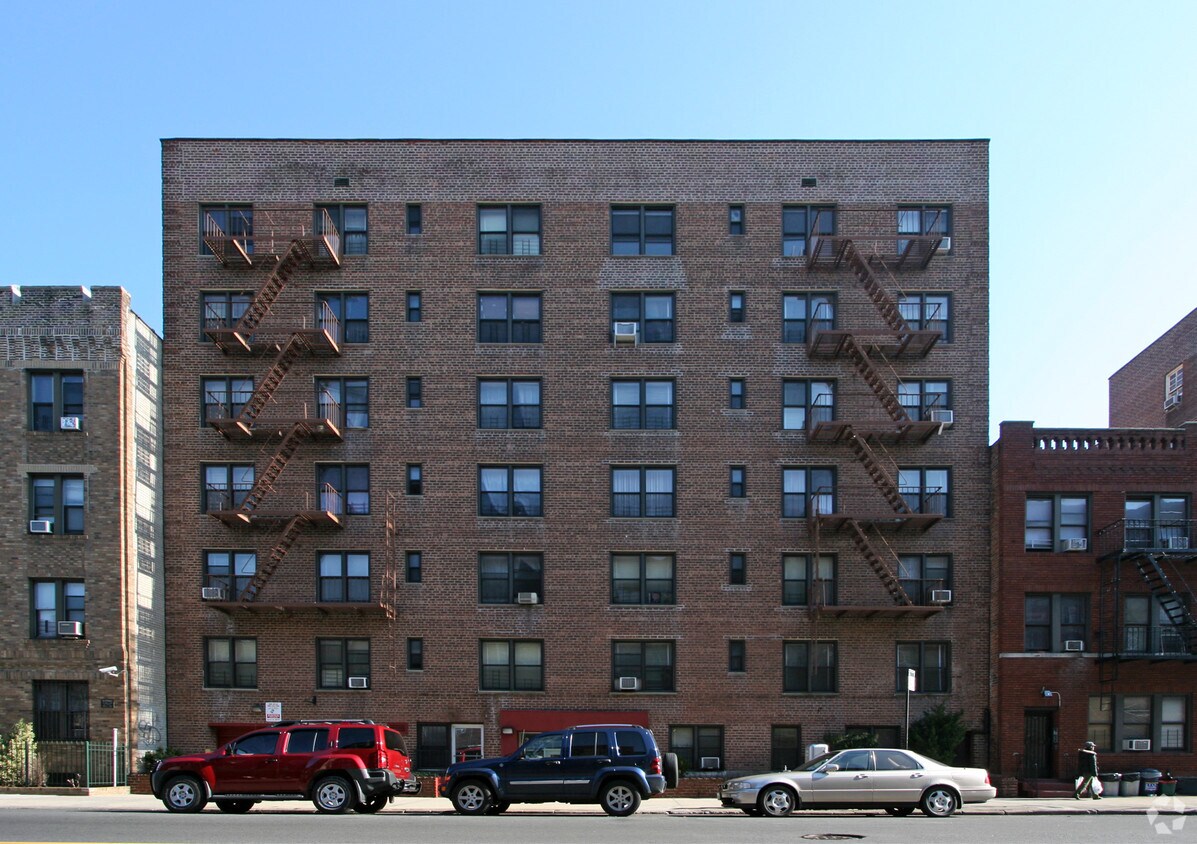 2401 Nostrand ¡alejado - 2401 Nostrand Ave