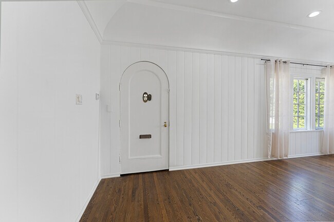 Foto del edificio - 332 S Crescent Dr