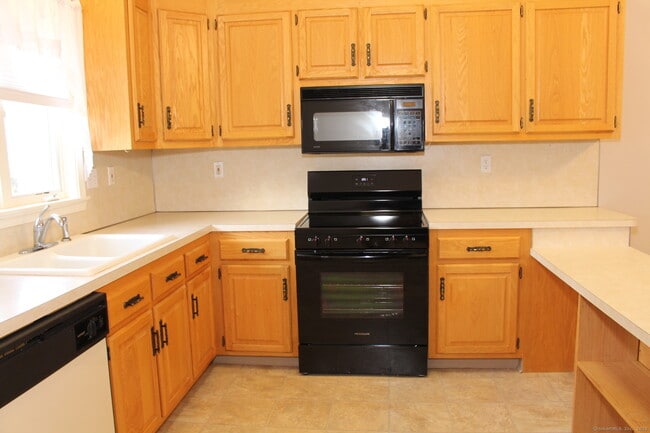 Building Photo - 304 Brainard Rd