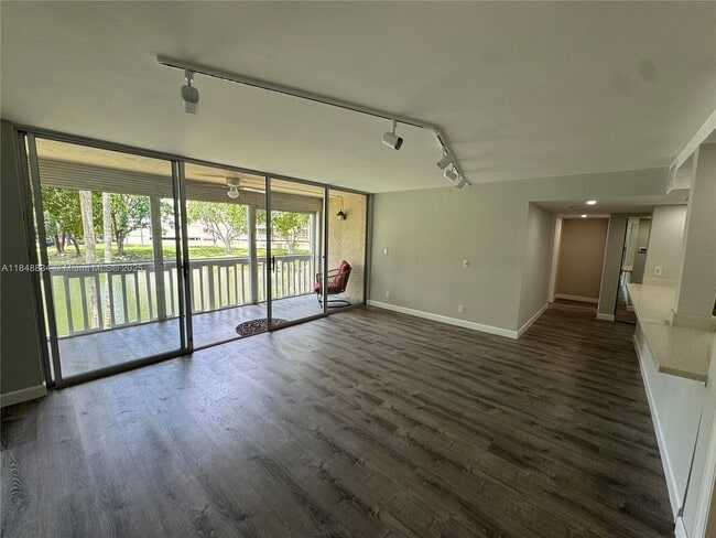 Building Photo - 7081 Environ Blvd
