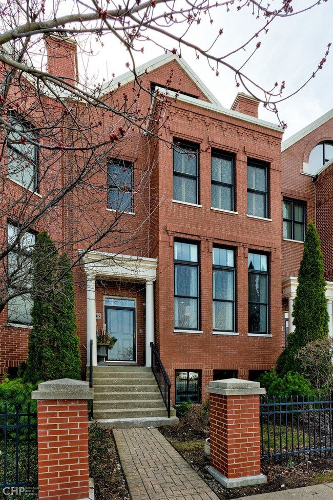 Building Photo - 1835 Admiral Ct
