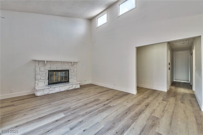 Building Photo - 4308 E Gretna Green Ct
