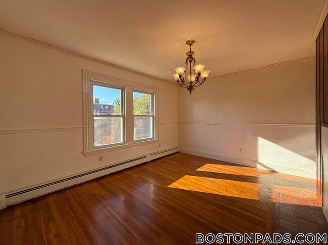 Foto del edificio - 547 Talbot Ave