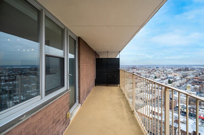 Foto del edificio - 6040 JFK Blvd E