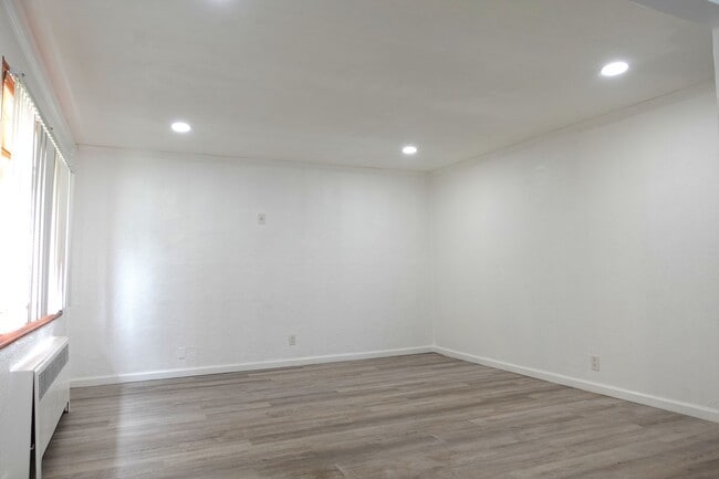 Foto del edificio - 171 Sewanee Ave