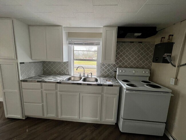 Building Photo - 3 Bedroom, 2 Bathroom Home in Duson!