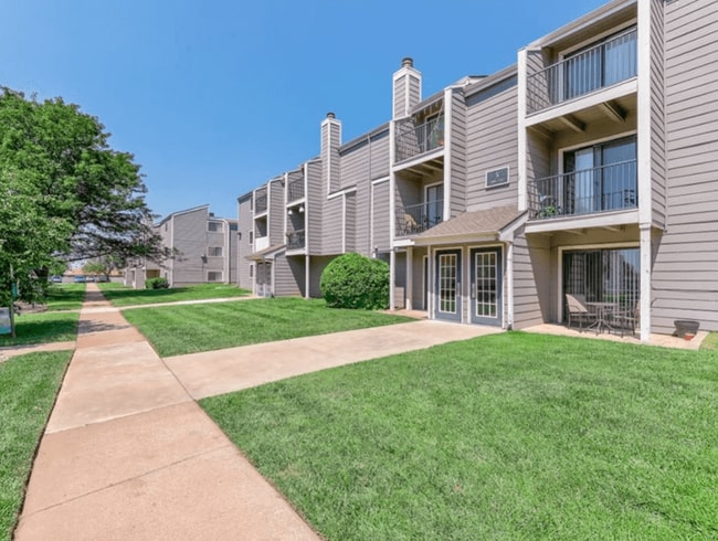 Hermosos jardines - The Club at Cherry Hills Apartments