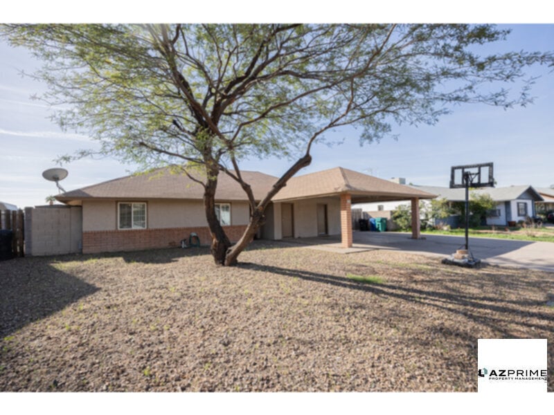 Welcome To A One-Of-A-Kind Updated 3/2 Home In Mesa, Where Thoughtful Updates And Inviting Charm Com - Welcome To A One-Of-A-Kind Updated 3/2 Home In Mesa, Where Thoughtful Updates And Inviting Charm Com