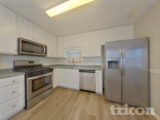 Foto del edificio - 172 N White Pines Dr