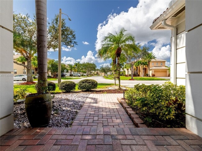 Foto del edificio - 903 NW 167th Ave