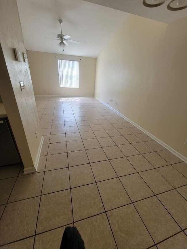 Foto del edificio - 3 BR/ 2BA Townhome located in