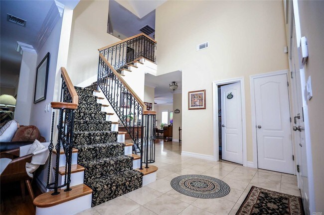Foto del edificio - 10 Crest Hollow Ct