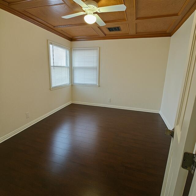 Foto del edificio - 44613 Elm Ave