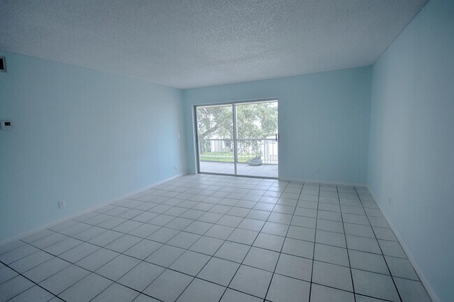 Foto del edificio - 616 NW 13th St