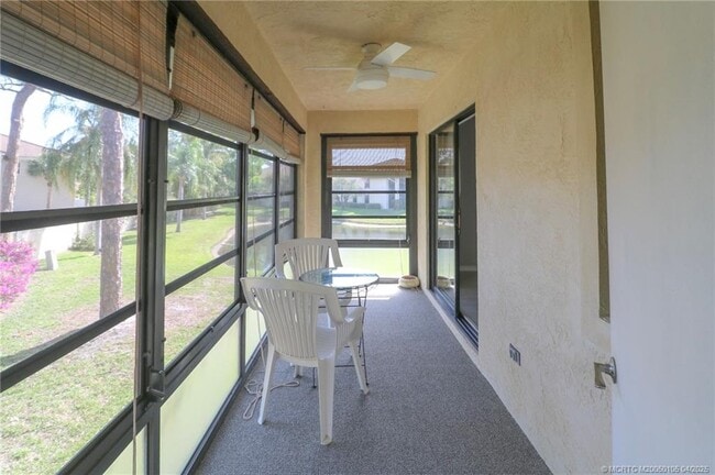 Building Photo - 301 SW South River Dr