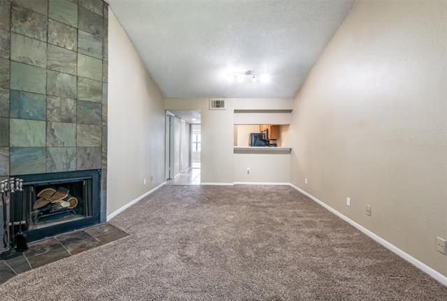 Foto del edificio - 8545 Midpark Rd