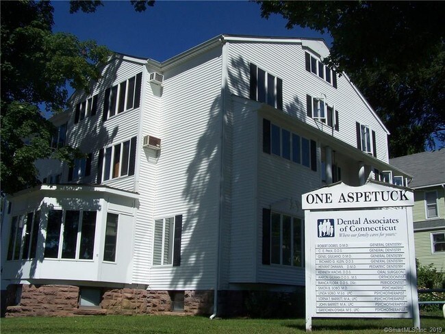 Building Photo - 1 Aspetuck Ave