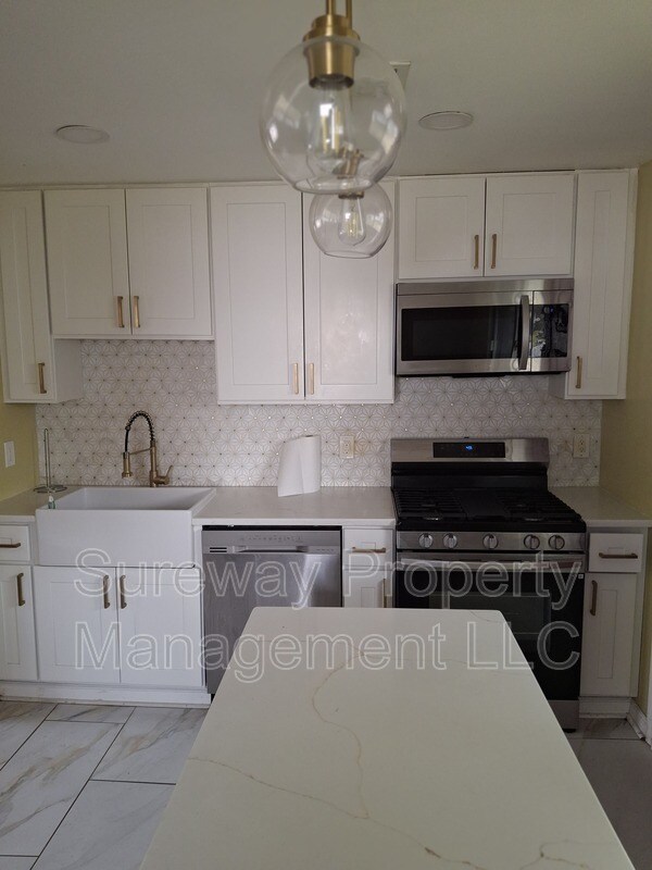 Building Photo - 953 Terrace Blvd