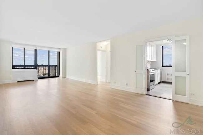 Building Photo - 3 bedroom in New York NY 10023