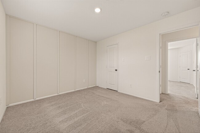 Building Photo - 1307 Vincente Ct