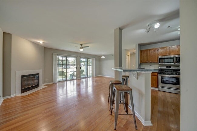 Building Photo - 5S530 Scots Dr