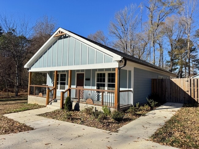 Building Photo - 118 Mineral Springs Rd