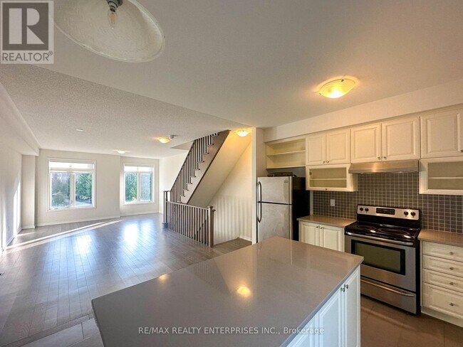 Building Photo - 409-409 Ladycroft Ter