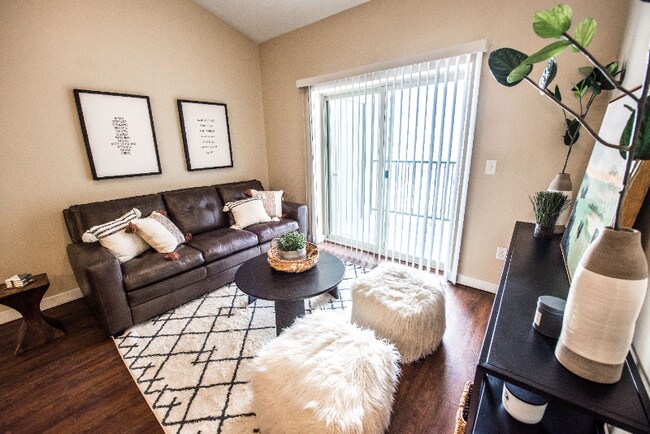 Building Photo - 1837 N Berra Blvd