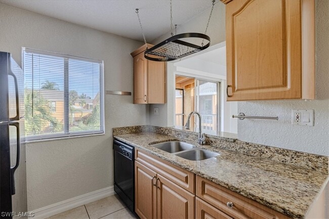 Building Photo - 12650 Kenwood Ln