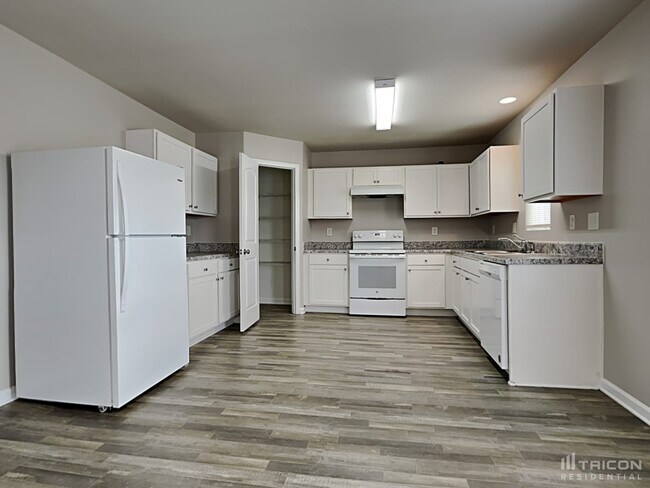 Foto del edificio - 423 Oakleigh Ln