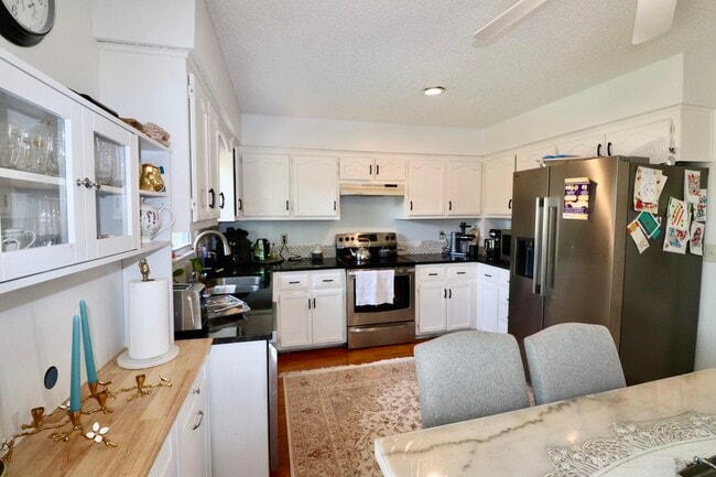 Building Photo - 13847 S Alden Ct