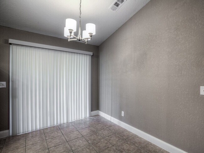 Foto del edificio - 350 Trade Wind Dr