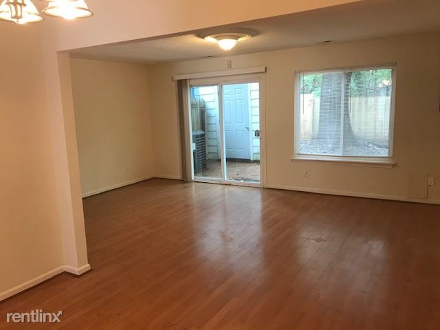 Foto del edificio - 5377 Grand Lake Crescent