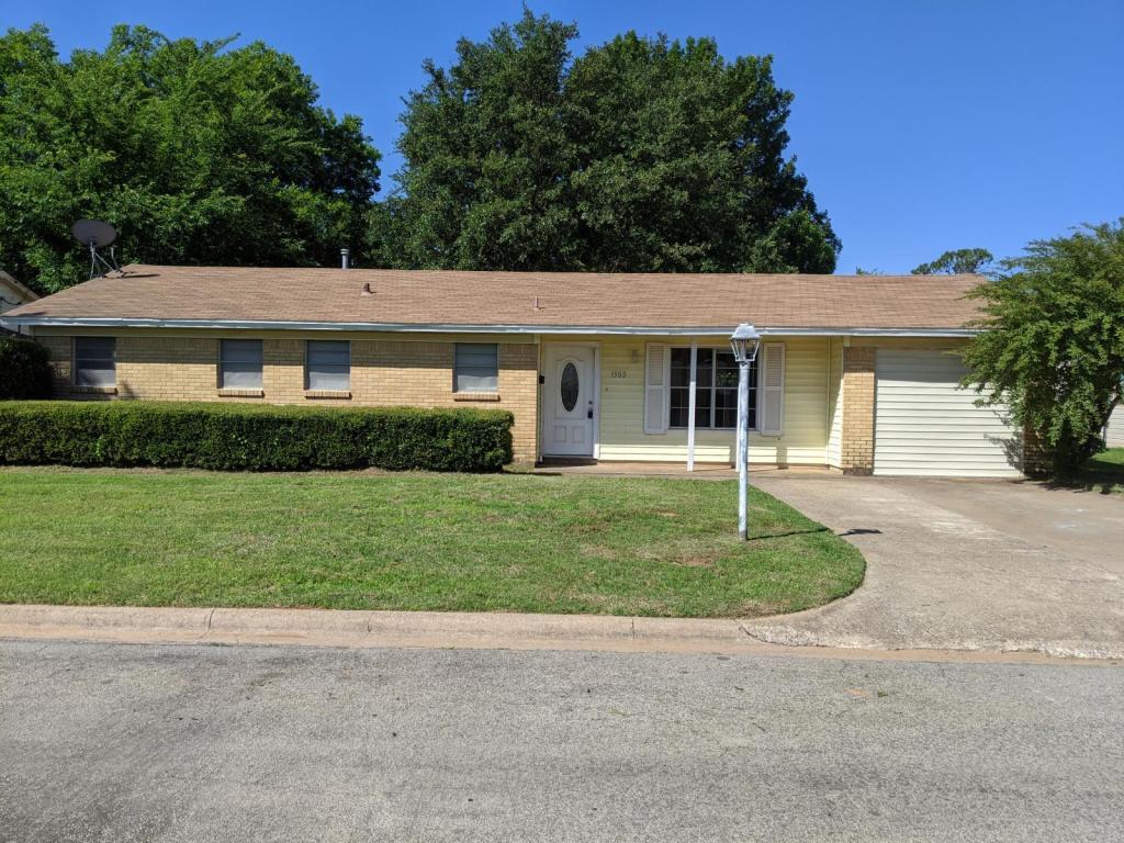Foto principal - 1302 Eleanor Dr