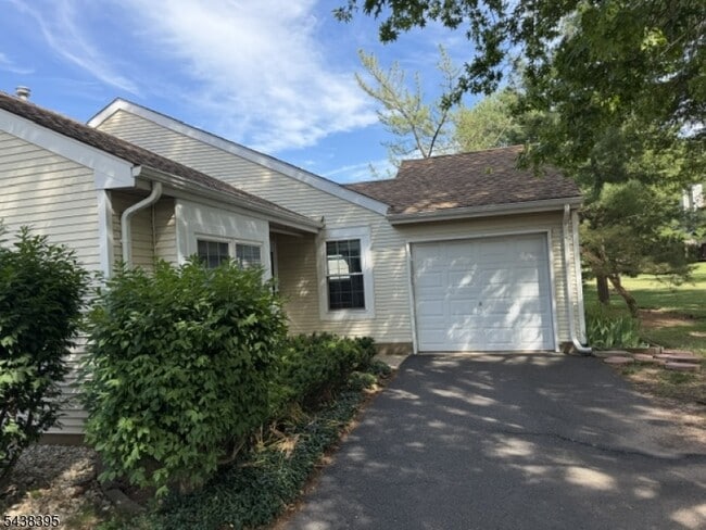Building Photo - 123 Winchester Way