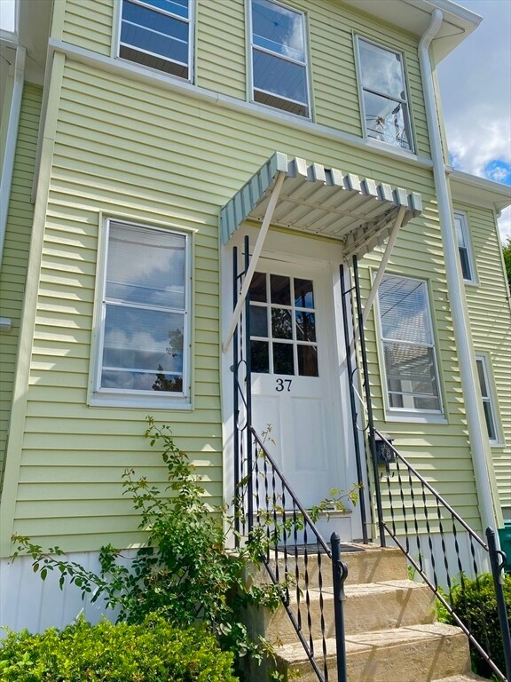 Foto del edificio - 37 Walnut Ct