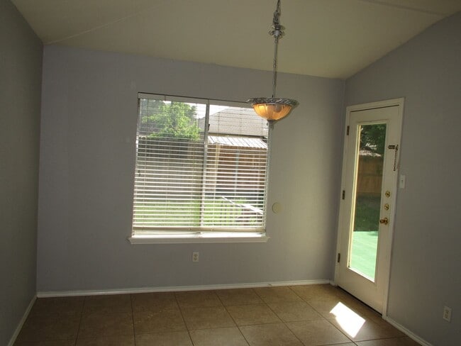 Building Photo - Updated Ranch in Round Rock