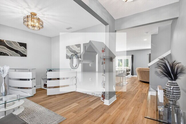 Foto del edificio - 6076 Rutherford Loop