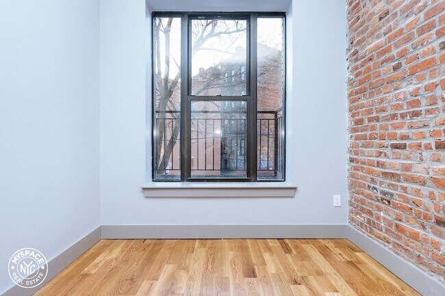 Building Photo - 461 Saratoga Ave
