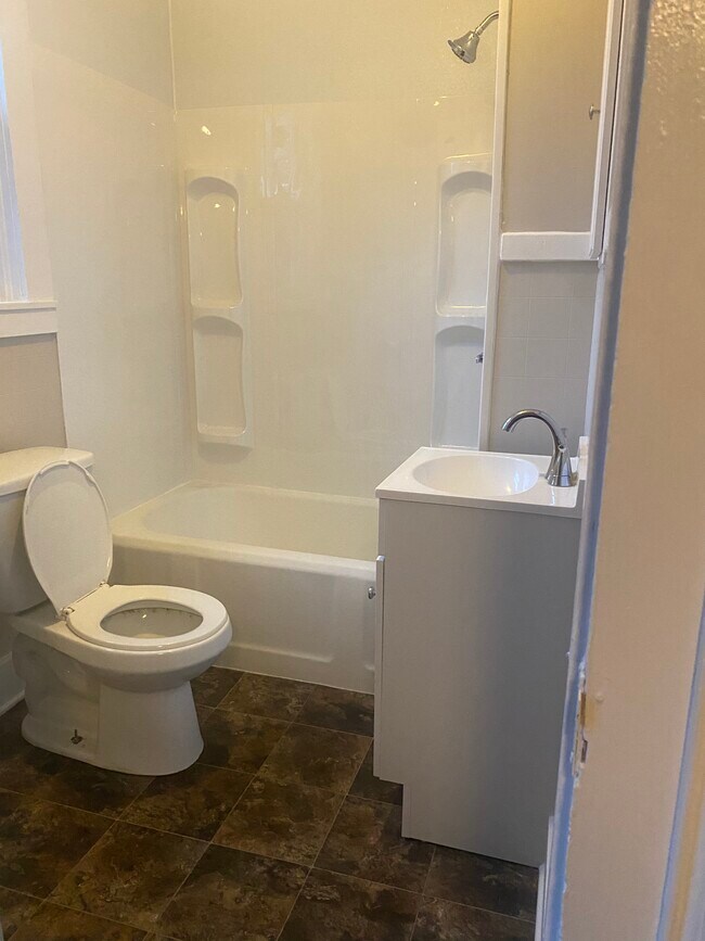 Foto del edificio - 88 Port Watson St