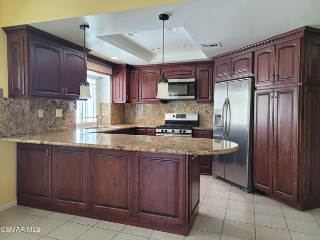 Foto del edificio - 2533 Orangewood Pl