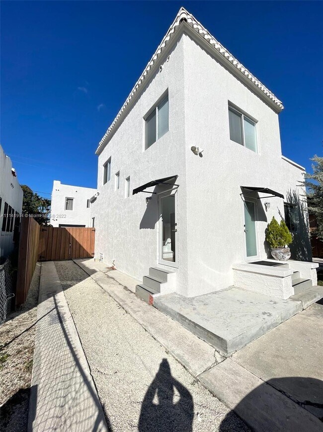 Foto del edificio - 1525 SW 9th St