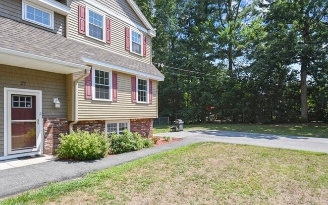 Building Photo - 27 Pine St