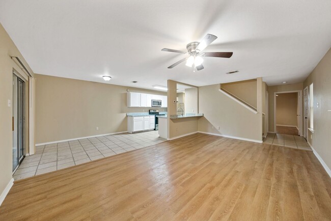 Building Photo - 3 Bedroom/2.5 Bath The Village at Rustic S...