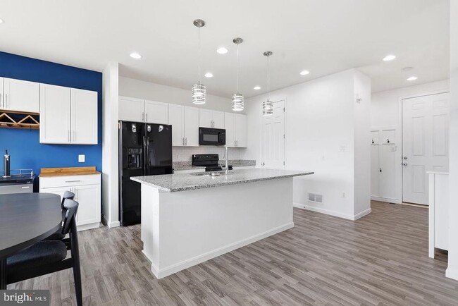 Foto del edificio - 2156 Chestnut Dr.