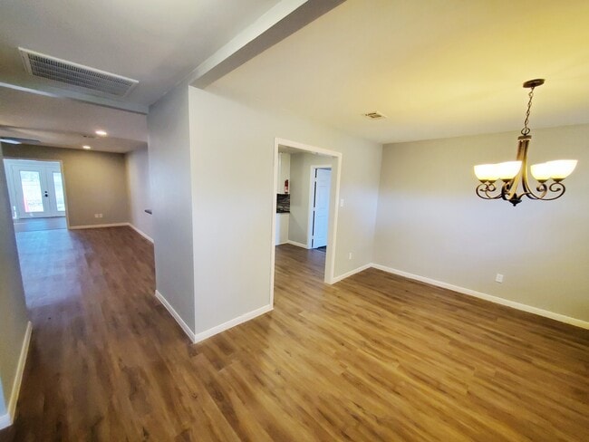 Dining room to the right of the entryway. - 37438 Meadowview Dr
